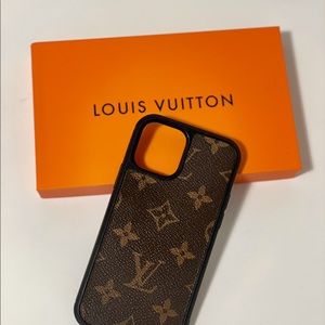 Louis Vuitton, Apple iPhone case 12 Pro (not max), classic brown design